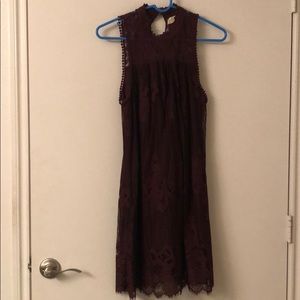 Lace dress sleeveless